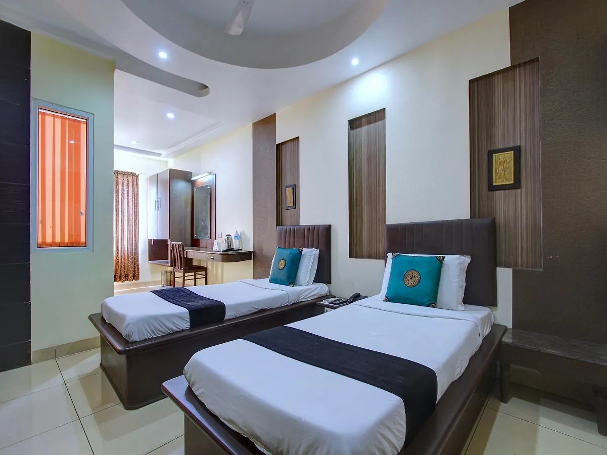 Oyo 8892 Kadambari Regency Otel Angamali