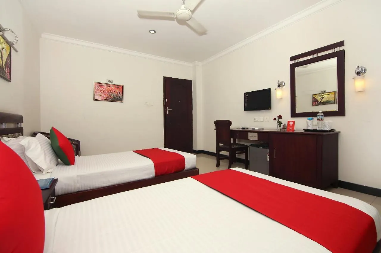 Oyo 8892 Kadambari Regency Otel Angamali Hindistan