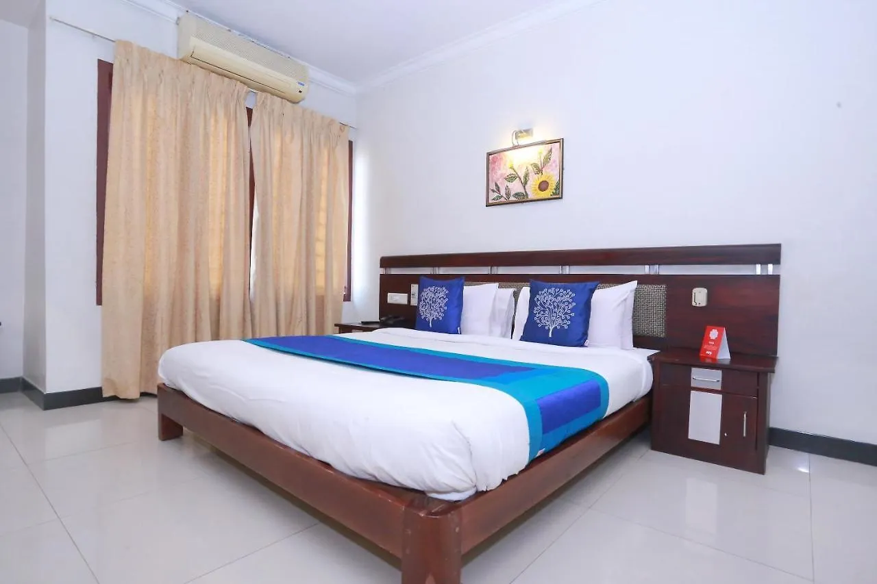 Oyo 8892 Kadambari Regency Otel Angamali