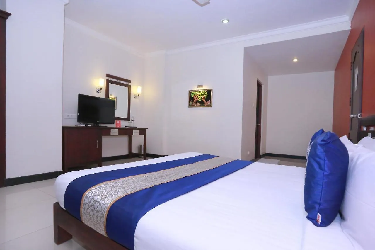 Oyo 8892 Kadambari Regency Otel Angamali 3*,  Hindistan