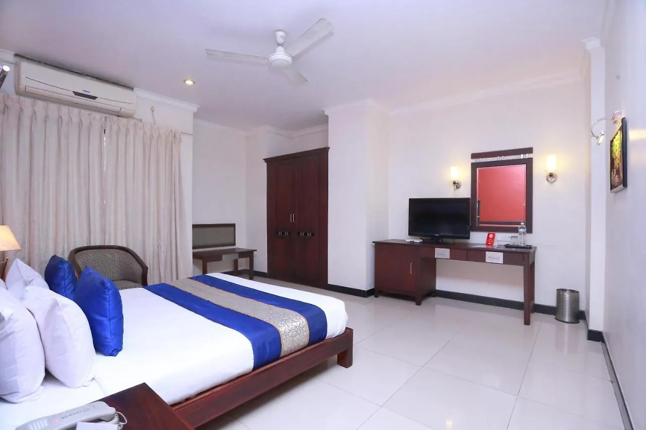 Oyo 8892 Kadambari Regency Otel Angamali
