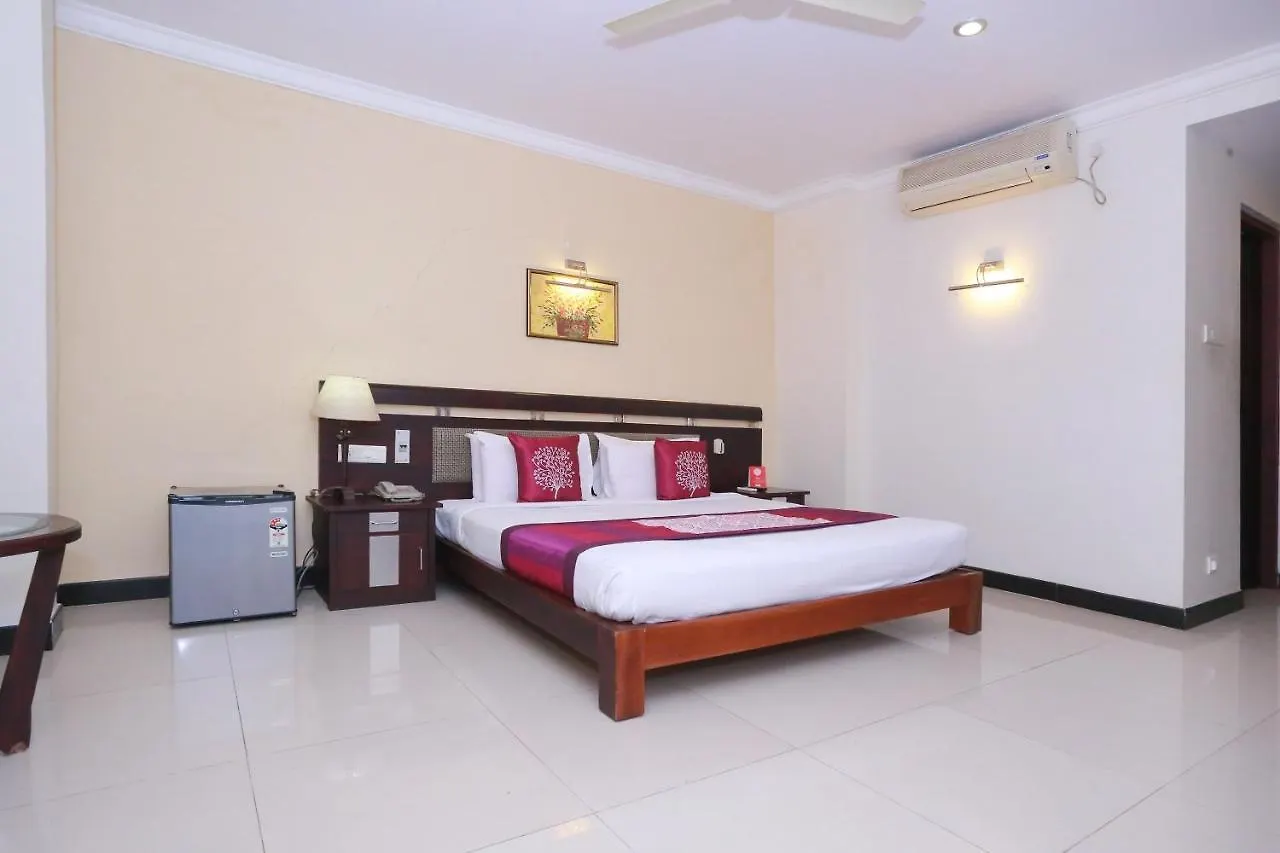 ***  Oyo 8892 Kadambari Regency Otel Angamali Hindistan