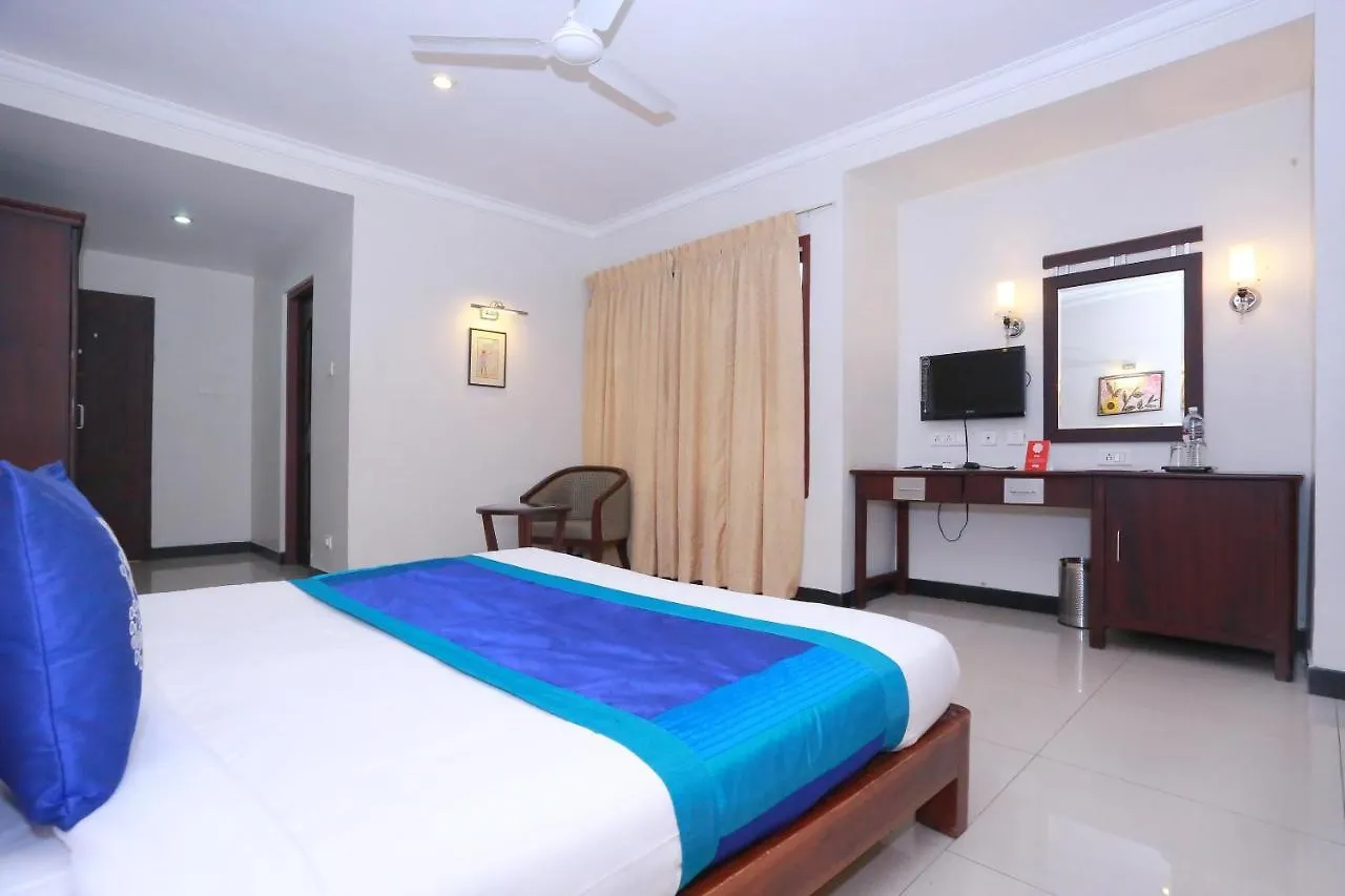 ***  Oyo 8892 Kadambari Regency Hotel Angamali India